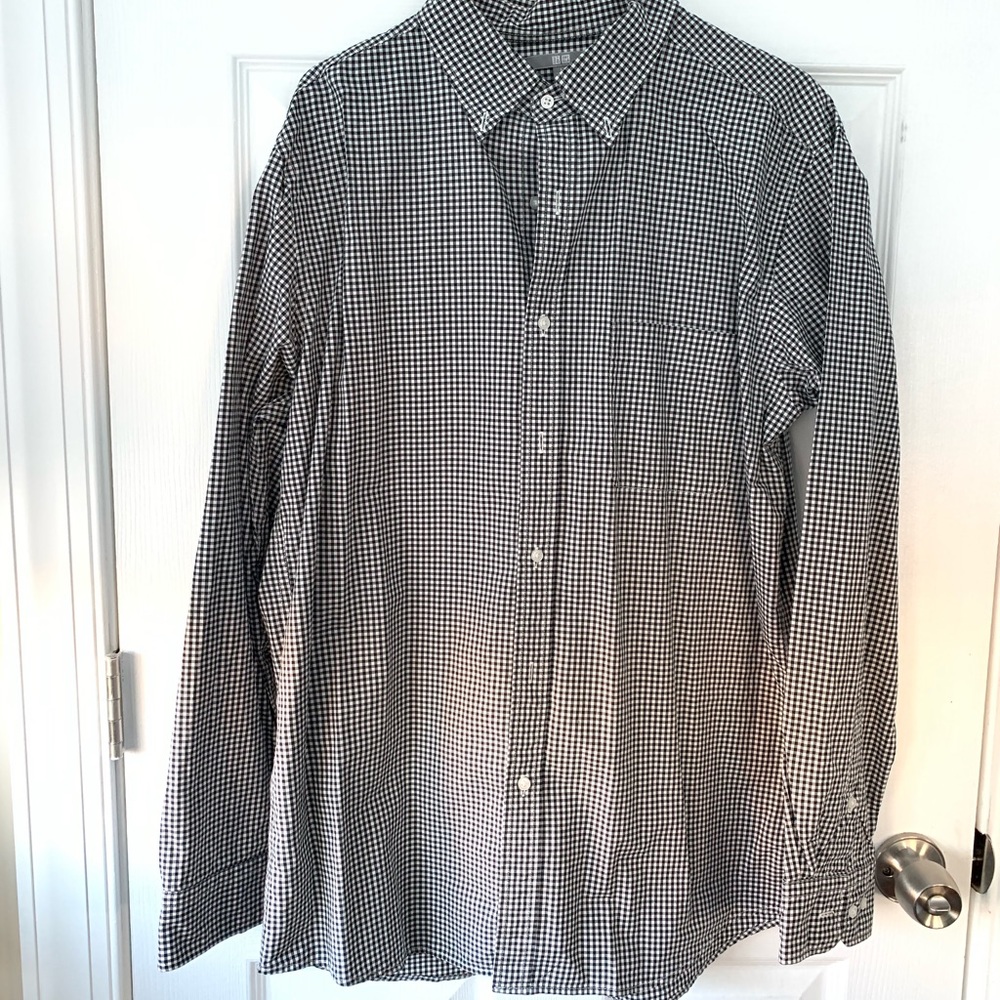 Uniqlo men’s shirt